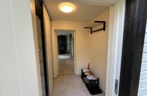 Orebro County House | Modern Lakeside Hideaway