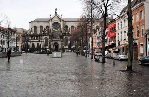 Dansaert Apartment | Modern Living in the Heart of Old Town