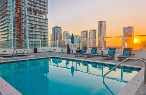 Historic Core Apartment | Modern Loft | 1BR in Downtown LA with Rooftop!