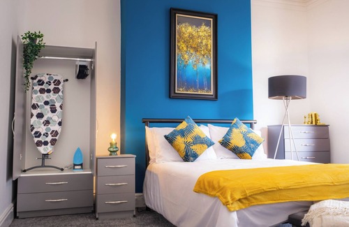 Fenham Apartment | Modern Luxe Escape - Newcastle Upon Tyne, Free Parking