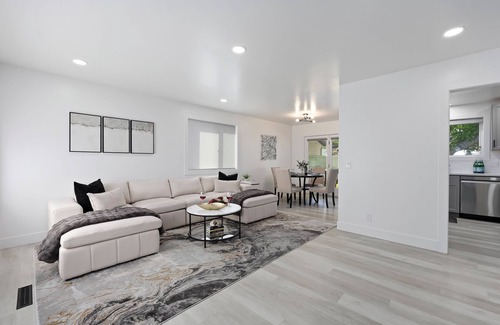 Burley House | Modern Luxe A 2BR Retreat by Modern Space Properties