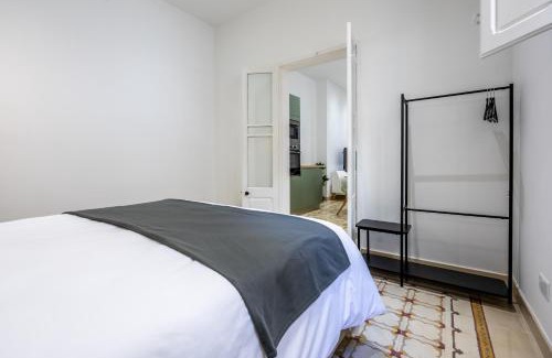 Floriana Apartment | Modern luxury apt, a stone throw away to Valletta