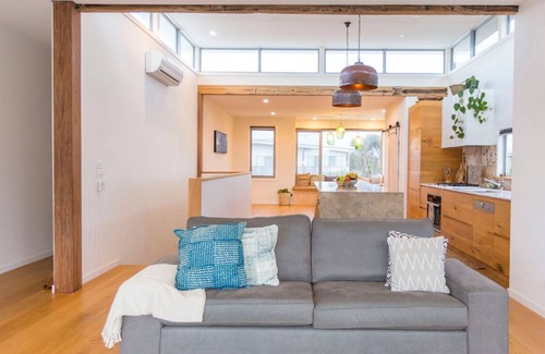 Cape Woolamai House | Modern Luxury just 100 meters from the beach.