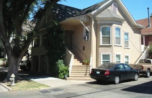 Midtown Sacramento Apartment | Modern Midtown Victorian Studio near Downtown!