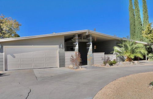 Mesilla Park House | Modern Mini Golf Oasis