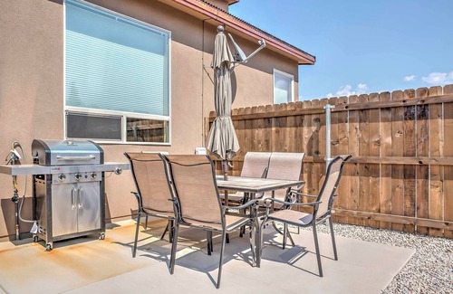 Moab South Valley Apartment | Modern Moab Townhome w/Private Hot Tub & Patio!