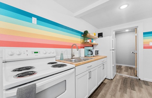 Lubbock House | Modern ✮ MOD-POD ✮ - 1bd/1 bath