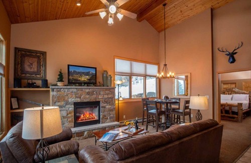 Stanley Hills Condo | Modern Mountain Living!