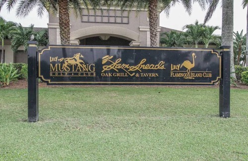 Naples Apartment | Modern Mustang Condo at Lely Resort-Golf/Pool/Courts/Gym
