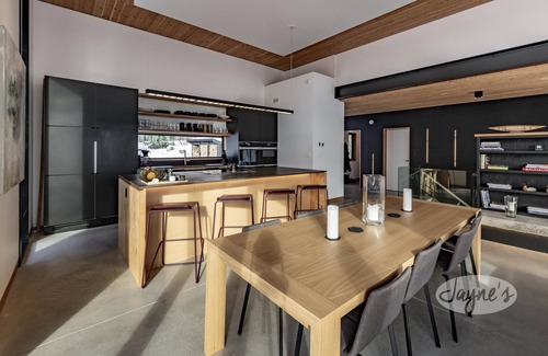Minett Cottage | Modern new 4 bed 3 bath cottage on Bruce Lake, SE Exposure, 370ft frontage