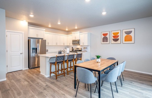 Old Farm District House | Modern New Construction, Work From Home, Families Welcome, Hikes, Rivers, Parks