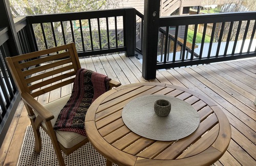 Jackson Apartment | Modern newly remodeled Studio Apartment in East Jackson