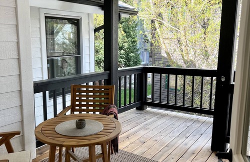 Jackson Apartment | Modern newly remodeled Studio Apartment in East Jackson