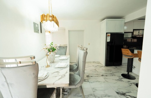 Santiago Province House | Modern Oasis : Where Elegance Meets Peace