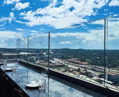 Menlyn Apartment | Modern & Peaceful Studio