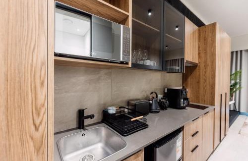 Menlyn Apartment | Modern & Peaceful Studio