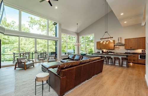 McHenry House | Modern Pet Friendly Lakefront Retreat w/Pool