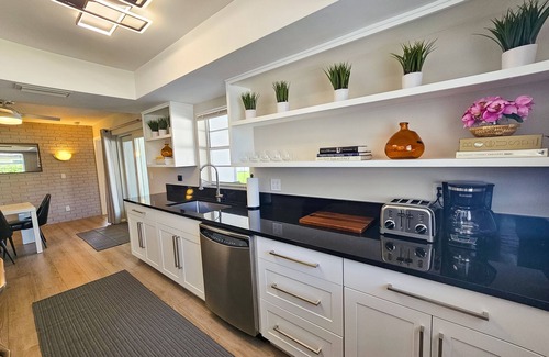 Vero Beach South House | Modern Pool Home- 37th Ave