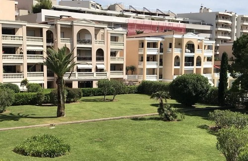 Le Cannet Apartment | Modern renovated 2-bedroom apartment in a quiet area, 3km from La Croisette and from the air-conditioned beaches