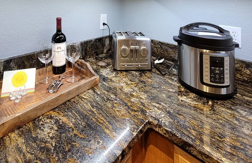 Allendale Area House | Modern Retreat – 20 Minutes to Denver & Red Rocks, Close to Mountains!