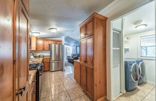 Alto Cabin | Modern Retreat with Hot tub & Pet Friendly!