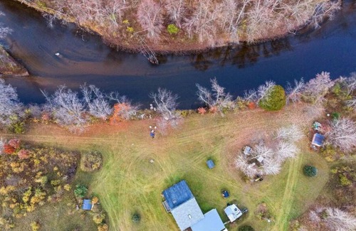 Paris Cabin | Modern Riverfront Home at River's Bend Retreat