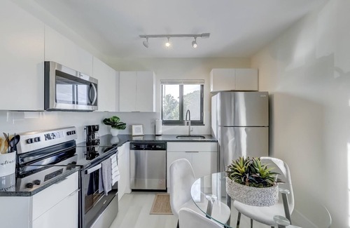 Coral Ridge Isles Apartment | Modern & Rlx space for 6 ppl