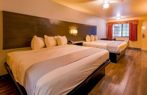 Sweet Home Hotel | Modern Room near Kelly Tank with Outdoor Pool and Free Breakfast Included