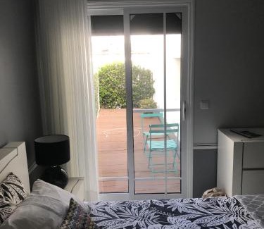 Povoacao House | Modern room (with deck)