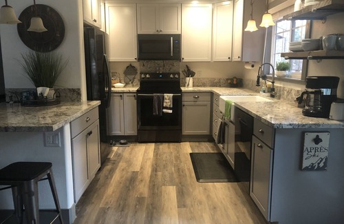 Kings Beach House | Modern Rustic Farmhouse/Large Deck/Walk to Beach/Restaurants/Safeway