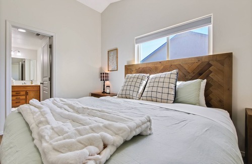 Caldwell House | Modern Sage Farmhouse Private 3 bedroom home