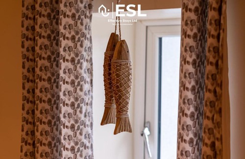 New Quay Apartment | Modern, Sea Themed Ground Floor Flat Near Beach