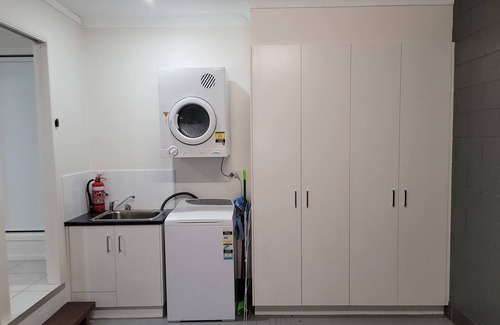 Dalby Apartment | Modern self-contained 2 bedroom 2 bathroom apartment