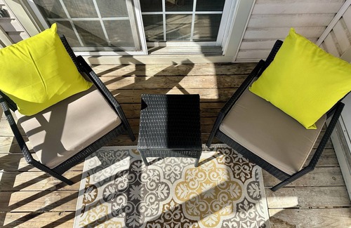 Lake Arbor Condo | Modern Serenity in Upper Marlboro - Luxe 2-Bed Condo with Alluring Amenities