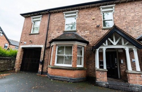 Wolverhampton Apartment | Modern Spacious 2 Bed Apartment Wolverhampton with Free Secure Parking