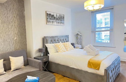 Stepney Green Apartment | Modern Studio Apartment by Central London