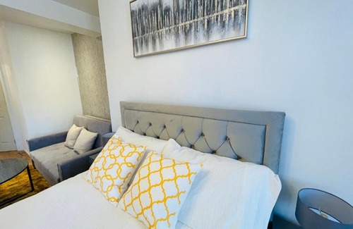 Stepney Green Apartment | Modern Studio Apartment by Central London