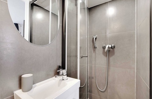 18th Arrondissement Apartment | Modern Studio for 2P With A/C - Near Montmartre