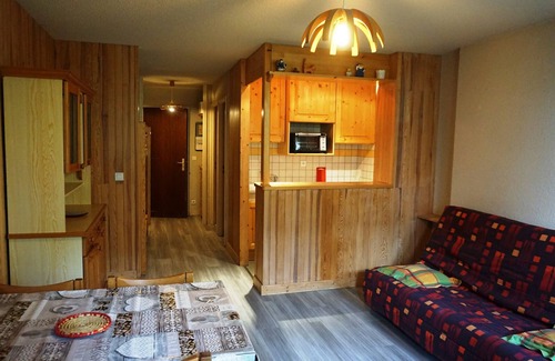 Orcieres-Merlette Apartment | Modern Studio in Orcières - Close to Ski Slopes, Shops - Sleeps 4, Pet Friendly