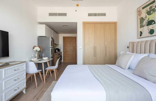 Jebel Ali Apartment | Modern Studio near UAE Exchange Metro Station!