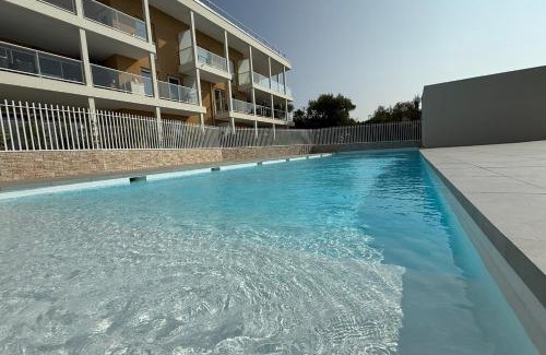 Bastide Giraud Apartment | Modern studio - terrace - pool