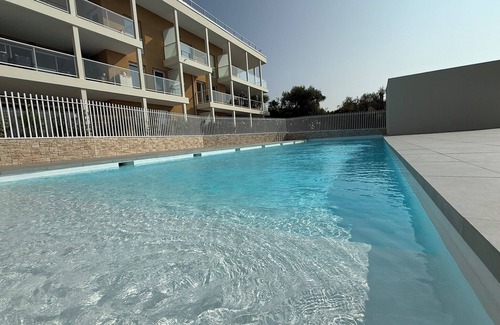 Bastide Giraud Apartment | Modern studio - terrace - pool