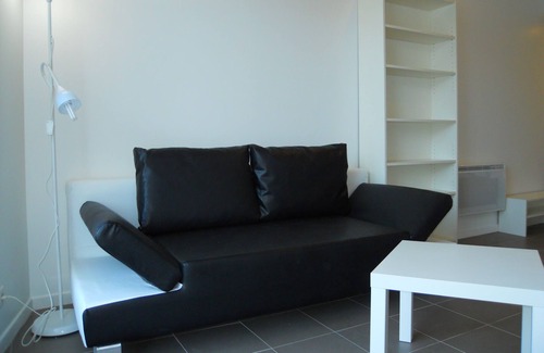 La Madeleine Apartment | modern studio with south-facing terrace, WiFi, 700 m to the beach, all shops