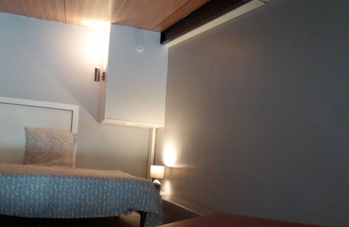 La Madeleine Apartment | modern studio with south-facing terrace, WiFi, 700 m to the beach, all shops