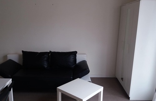 La Madeleine Apartment | modern studio with south-facing terrace, WiFi, 700 m to the beach, all shops