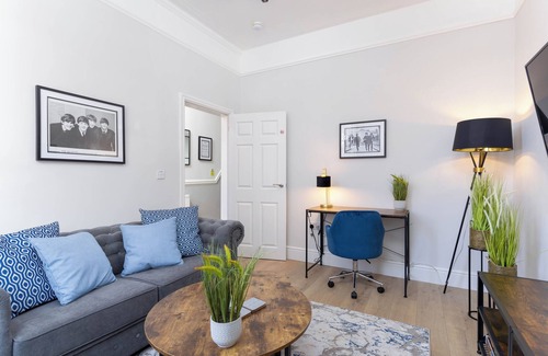 Liverpool House | Modern & Stylish Home at the corner of Penny Lane