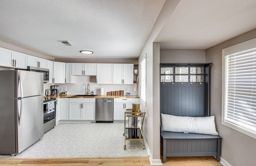 Olathe House | Modern & Stylish Olathe Home in Prime Location
