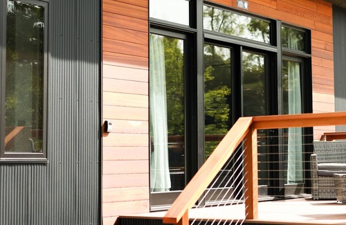 Milroy Cabin | Modern Tiny Home 24 w/Hot Tub!
