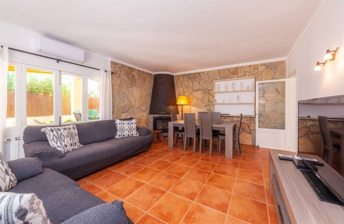 Cala Ratjada Villa | Modern Town Villa "Bona Mar" with Pool