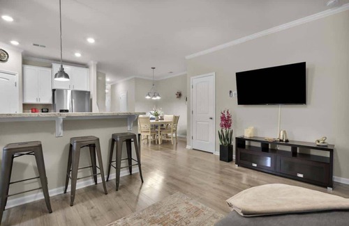 Pooler Condo | Modern Townhome in Pooler | Pool & Trails